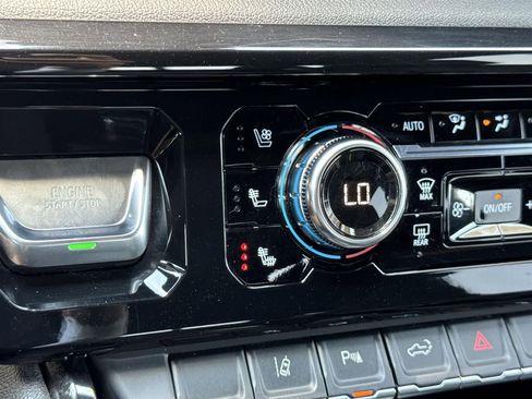 Used 2024 GMC Sierra 2500 AT4 w/ AT4 Premium Plus Package image 19