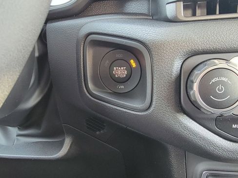 New 2026 Jeep Gladiator Sport image 18