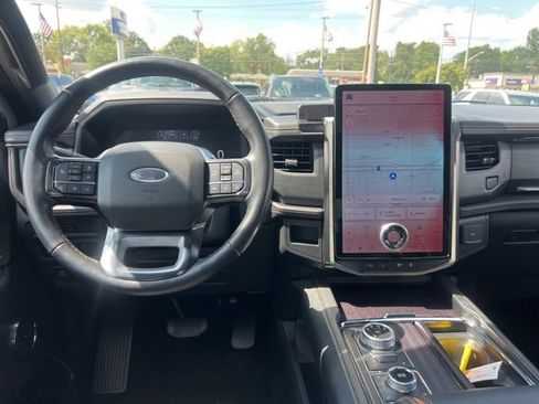 Certified 2022 Ford Expedition Platinum image 25