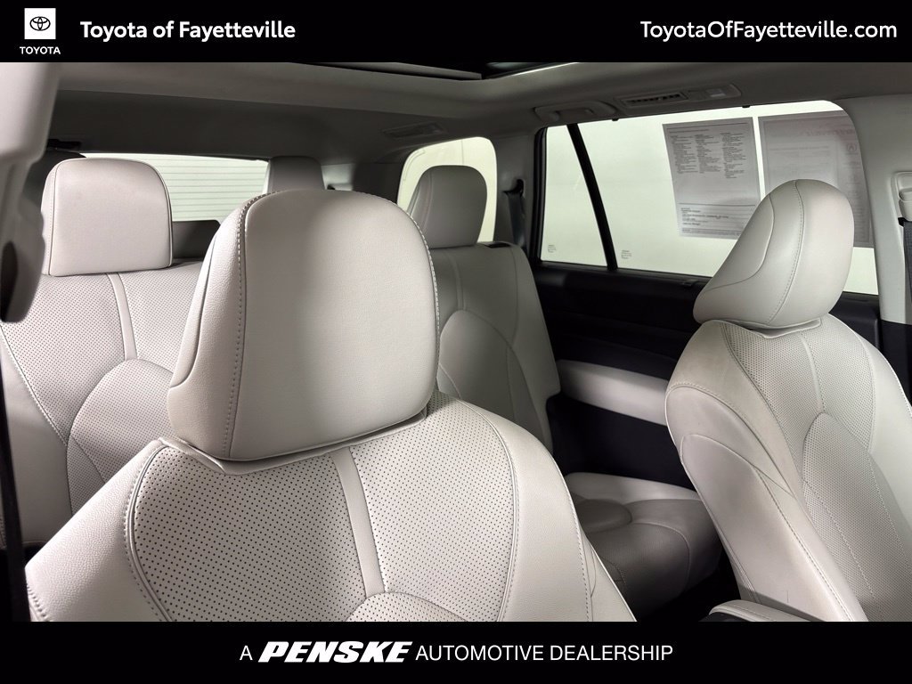 Certified 2024 Toyota Grand Highlander FWD image 8