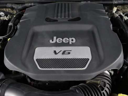 Used 2016 Jeep Wrangler Unlimited Sport w/ Quick Order Package 24S AWD/4WD image 12