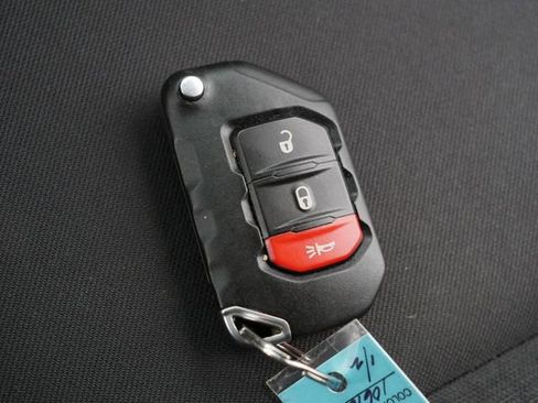 Used 2018 Jeep Wrangler Unlimited Rubicon AWD/4WD image 36