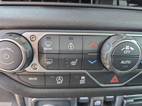 New 2026 Jeep Gladiator Sport AWD/4WD image 19