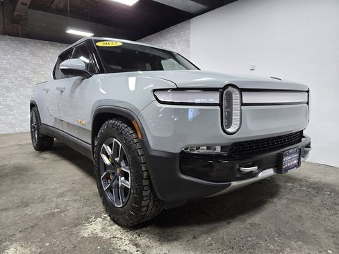 Used 2022 Rivian R1T Adventure image 4