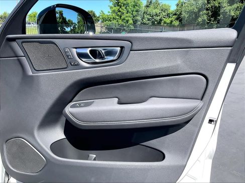 New 2026 Volvo XC60 T8 Ultra w/ Climate Package AWD/4WD image 30