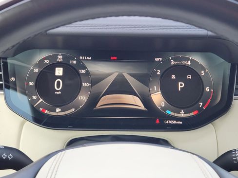 Used 2023 Land Rover Range Rover SE image 12