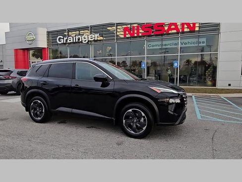 Used 2024 Nissan Rogue SV w/ SV Premium Package image 38