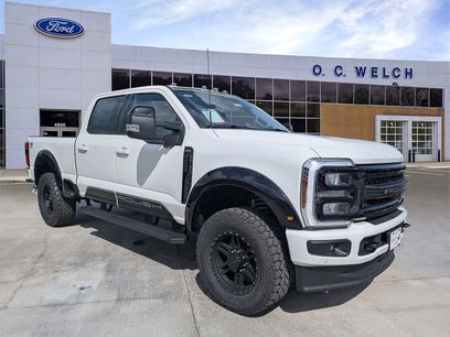 New 2026 Ford F250 Lariat w/ Black Appearance Package
