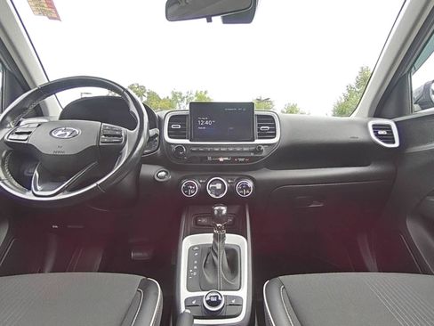 Used 2022 Hyundai Venue Limited w/ Cargo Package FWD image 30