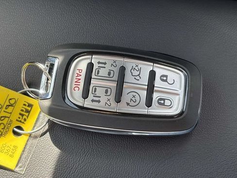 New 2027 Chrysler Pacifica Select FWD image 29