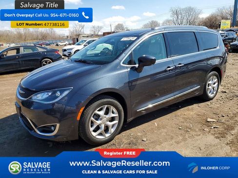 Used 2020 Chrysler Pacifica Touring-L Plus w/ Tire & Wheel Group FWD image 1