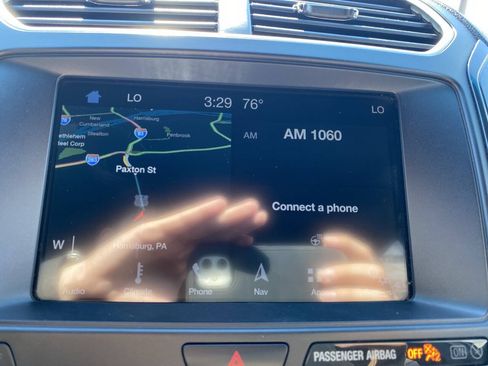 Used 2017 Ford Explorer XLT w/ Equipment Group 202A AWD/4WD image 33