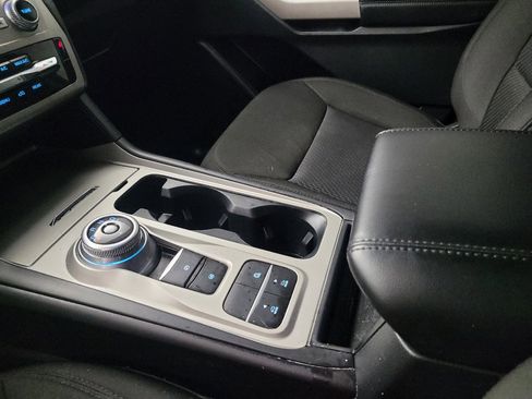 Used 2023 Ford Explorer XLT RWD image 26