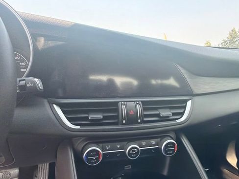 Used 2018 Alfa Romeo Giulia RWD image 26