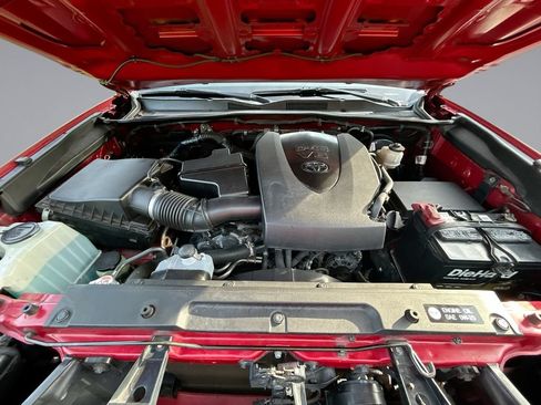 Used 2019 Toyota Tacoma TRD Sport RWD image 30