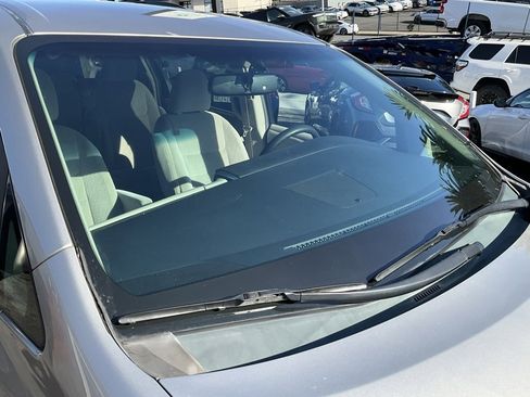 Used 2015 Toyota Sienna LE image 71