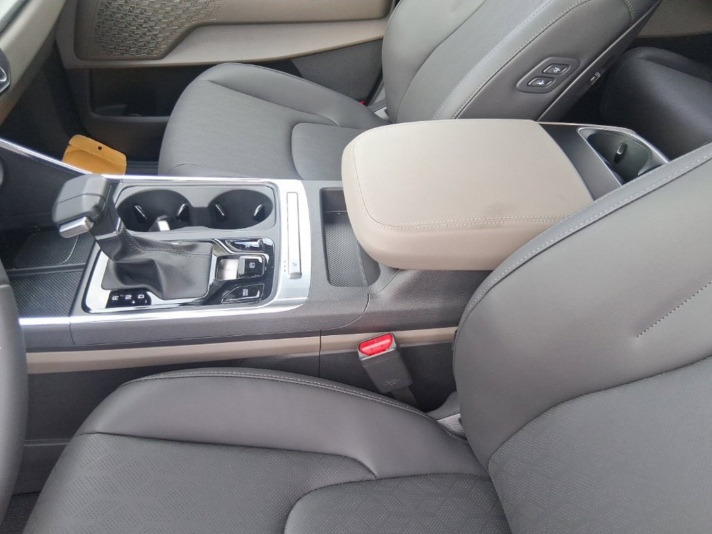 Certified 2026 Kia Carnival EX FWD image 15