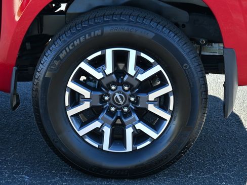 Used 2024 Nissan Frontier SL w/ Technology Package image 33