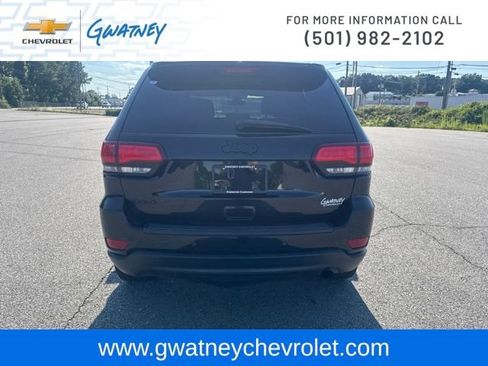 Used 2019 Jeep Grand Cherokee Laredo AWD/4WD image 6