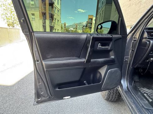 Used 2016 Toyota 4Runner SR5 Premium AWD/4WD image 21