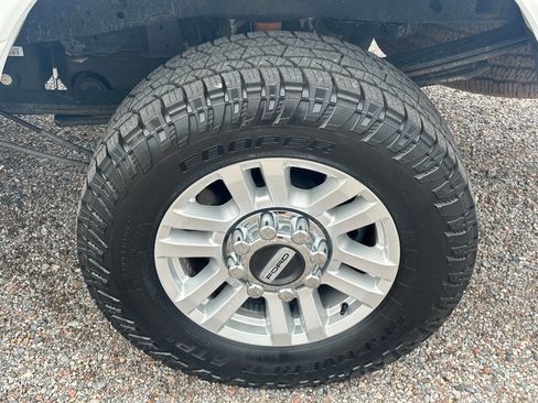 Used 2017 Ford F250 XLT image 18