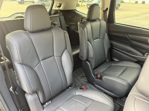 Certified 2026 Subaru Ascent Limited AWD/4WD image 18