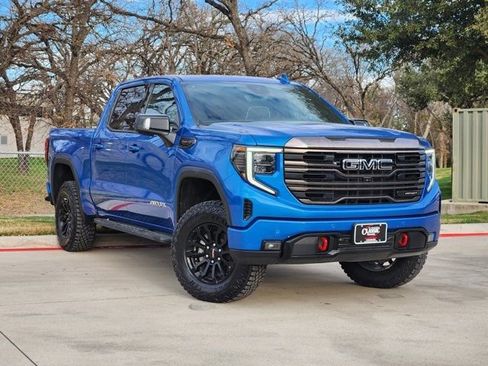 Used 2022 GMC Sierra 1500 AT4X image 2