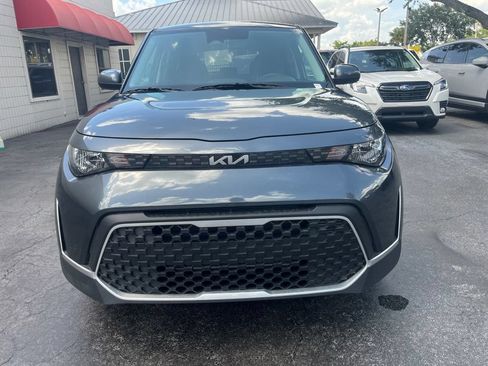 Used 2025 Kia Soul LX w/ LX Technology Package FWD image 9