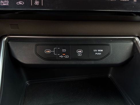 Used 2026 Kia Carnival FWD image 28