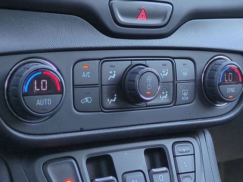 Used 2021 GMC Terrain SLE w/ Driver Convenience Package image 36