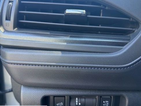 Certified 2025 Subaru Forester Premium AWD/4WD image 37