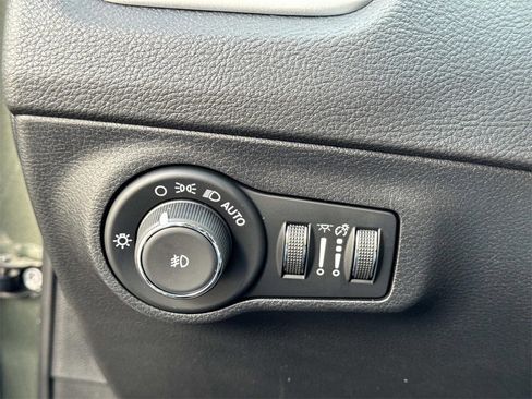 Used 2019 Jeep Compass Latitude image 29