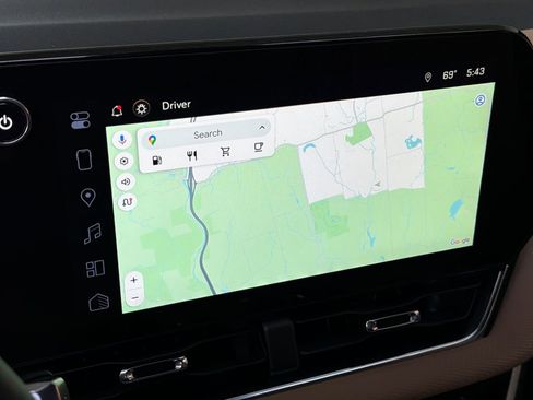 Used 2025 Chevrolet Equinox ACTIV image 6