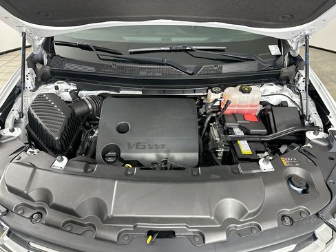 Used 2023 Chevrolet Traverse LT image 34