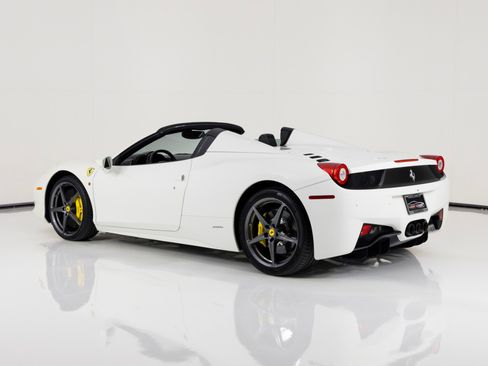 Used 2015 Ferrari 458 Spider image 6
