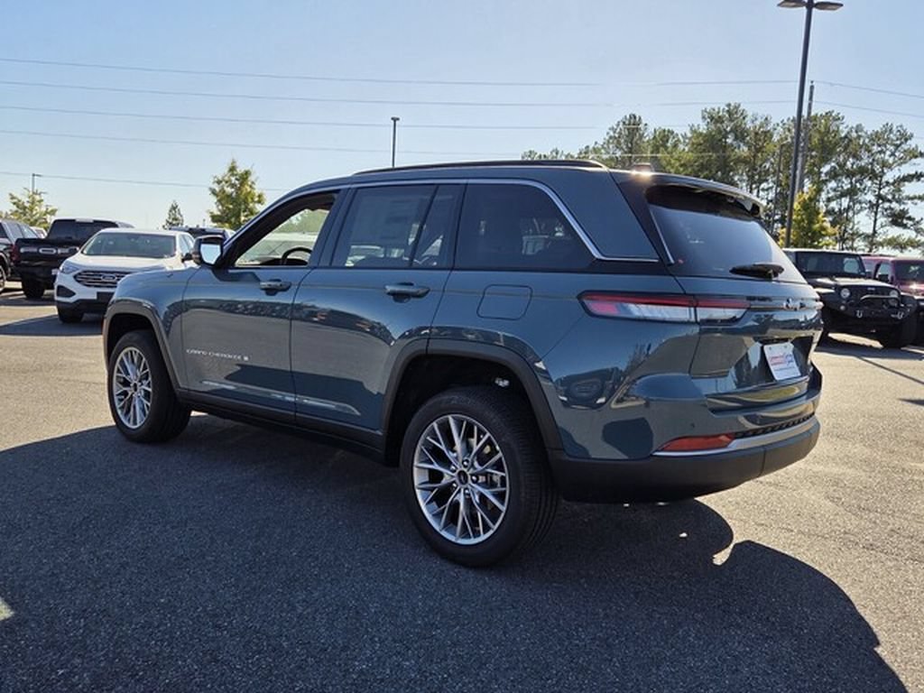 New 2027 Jeep Grand Cherokee Limited RWD image 6
