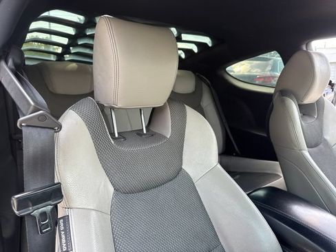 Used 2015 Hyundai Genesis 3.8 RWD image 22