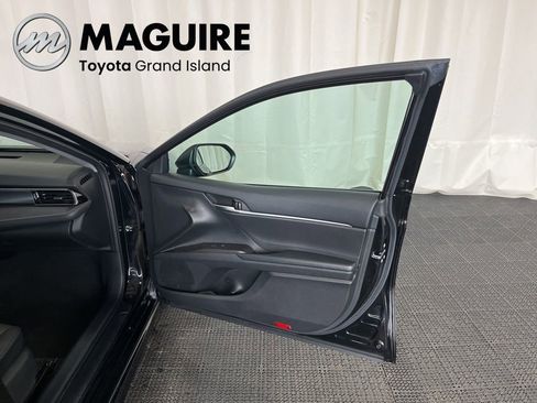 Used 2023 Toyota Camry SE w/ Cold Weather Package image 19