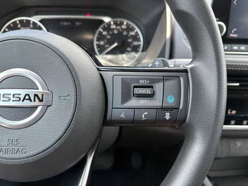 Used 2021 Nissan Rogue SV AWD/4WD image 16