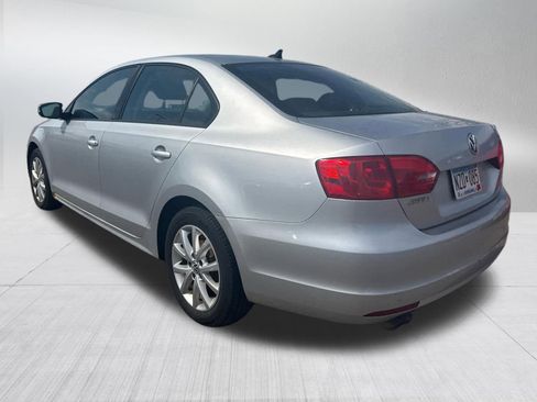 Used 2011 Volkswagen Jetta SE image 5