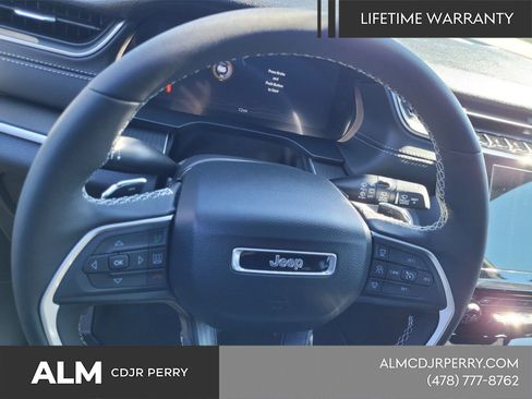 New 2025 Jeep Grand Cherokee L Altitude AWD/4WD image 21