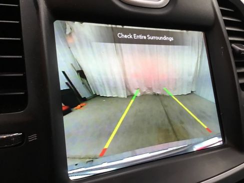 Used 2023 Chrysler 300 Touring RWD image 10