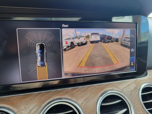 Used 2018 Mercedes-Benz E 400 4MATIC Sedan image 22