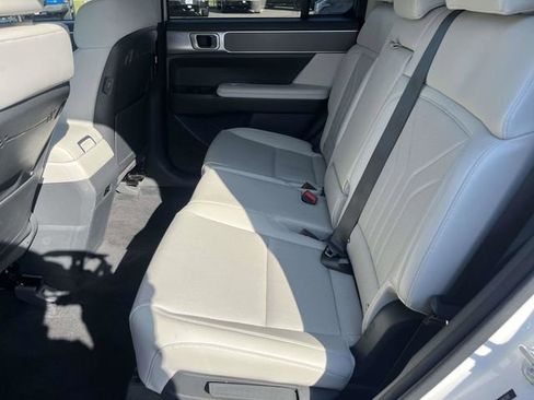 Used 2025 Hyundai Santa Fe SEL image 6