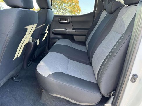 Used 2023 Toyota Tacoma TRD Off-Road image 17