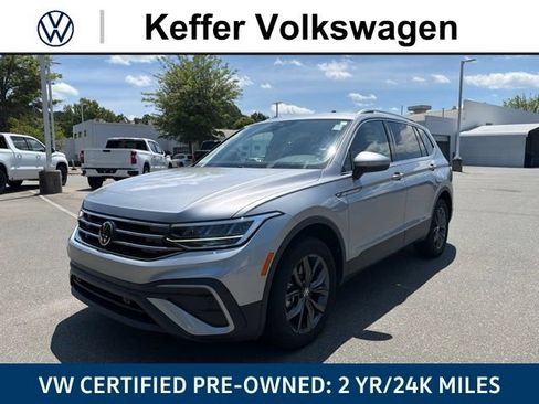 Certified 2023 Volkswagen Tiguan SE FWD image 1