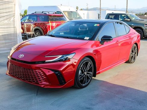 Used 2025 Toyota Camry XSE w/ Premium Plus Package FWD image 4