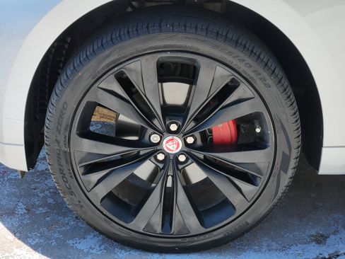 Used 2017 Jaguar F-PACE S AWD/4WD image 13