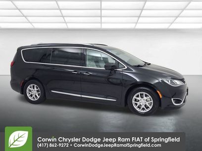 Used 2018 Chrysler Pacifica Touring-L w/ Advanced Safetytec Group