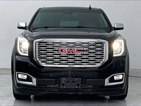 Used 2018 GMC Yukon XL Denali image 5